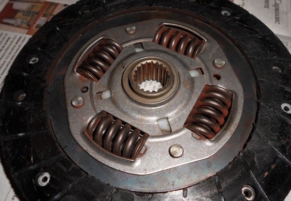 Как снять сцепление