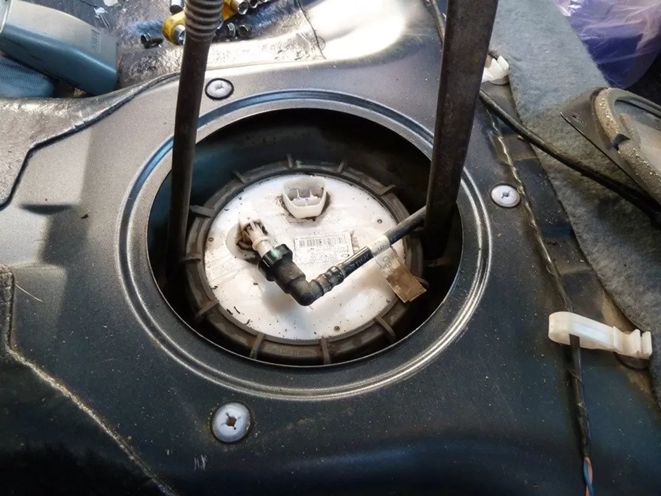 Самостоятельная замена топливного фильтра Ниссан Альмера Классик