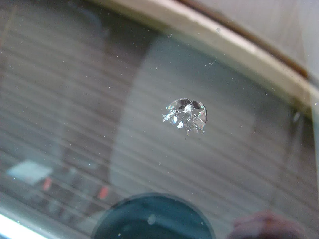 Ремонт трещин и сколов на лобовом стекле