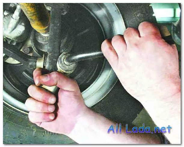 Замена стоек стабилизатора