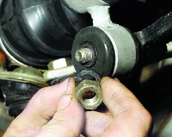 Замена стоек стабилизатора