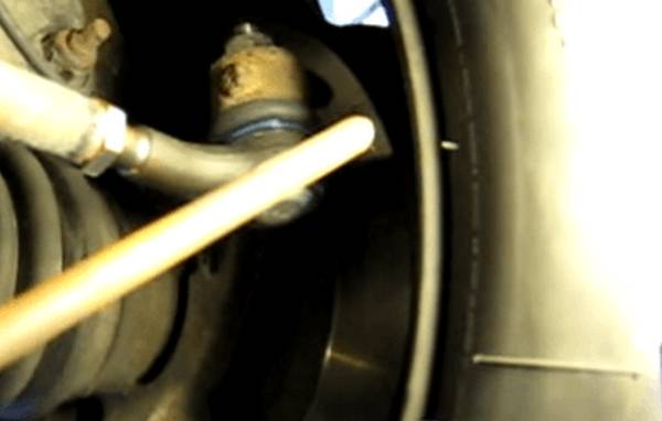 Регулировка углов колес на автомобиле Регулировка углов колес на автомобиле