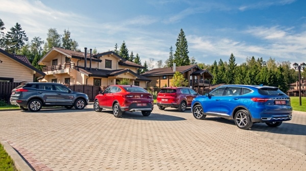 Сравниваем Haval F7, Kia Sportage, Geely Atlas и Renault Arkana Сравниваем Haval F7, Kia Sportage, Geely Atlas и Renault Arkana