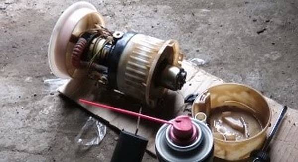 Как меняются топливные фильтры на автомобиле Ford Focus 2 Как меняются топливные фильтры на автомобиле Ford Focus 2