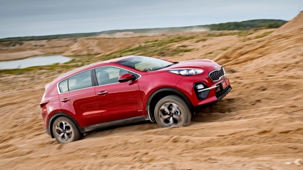 Сравниваем Haval F7, Kia Sportage, Geely Atlas и Renault Arkana Сравниваем Haval F7, Kia Sportage, Geely Atlas и Renault Arkana