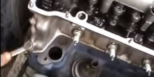 Замена прокладки головки блока цилиндров ВАЗ Замена прокладки головки блока цилиндров ВАЗ