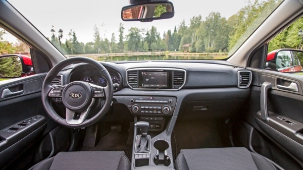 Сравниваем Haval F7, Kia Sportage, Geely Atlas и Renault Arkana Сравниваем Haval F7, Kia Sportage, Geely Atlas и Renault Arkana