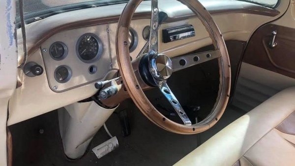 На продажу выставили копию буксировщика из мультфильма «Тачки»