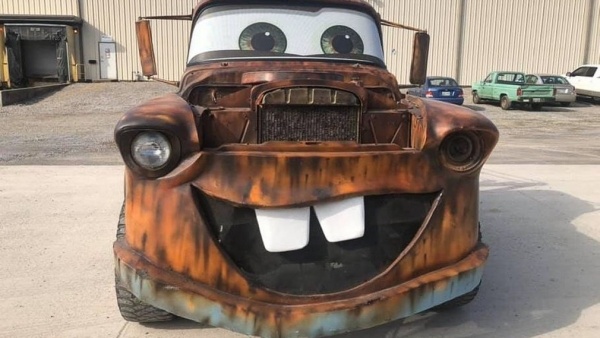 На продажу выставили копию буксировщика из мультфильма «Тачки»