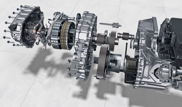 Разряжаем 800-вольтовые седаны Porsche Taycan