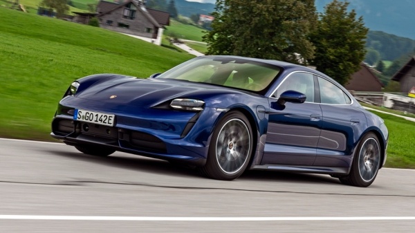 Разряжаем 800-вольтовые седаны Porsche Taycan