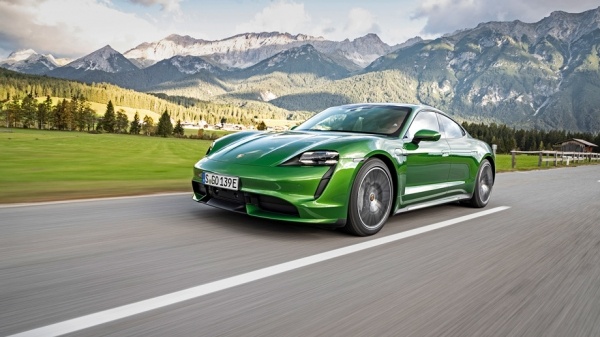 Разряжаем 800-вольтовые седаны Porsche Taycan