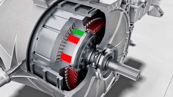 Разряжаем 800-вольтовые седаны Porsche Taycan