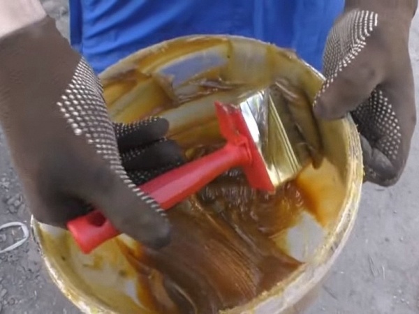 Способы обработки днища автомобиля от коррозии своими руками