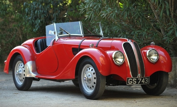 Теория эволюции. Как менялись фирменные «ноздри» автомобилей BMW 