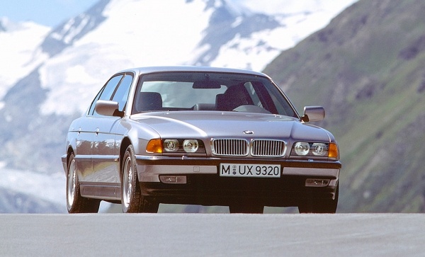 Теория эволюции. Как менялись фирменные «ноздри» автомобилей BMW 