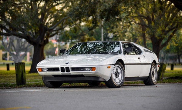 Теория эволюции. Как менялись фирменные «ноздри» автомобилей BMW 