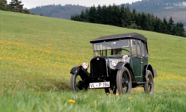 Теория эволюции. Как менялись фирменные «ноздри» автомобилей BMW 