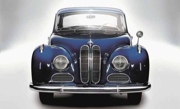 Теория эволюции. Как менялись фирменные «ноздри» автомобилей BMW 