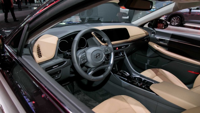 Hyundai опубликовал цены на обновленный седан Sonata  Hyundai опубликовал цены на обновленный седан Sonata