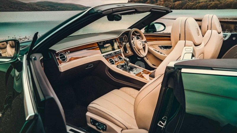 Кабриолет Bentley Continental GT получил крышу в ретростиле