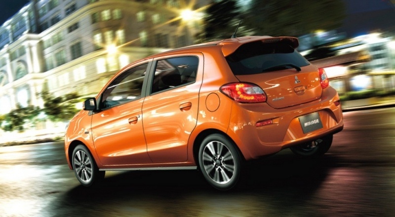 Mitsubishi показала первый тизер обновленных Mirage и Attrage Mitsubishi показала первый тизер обновленных Mirage и Attrage