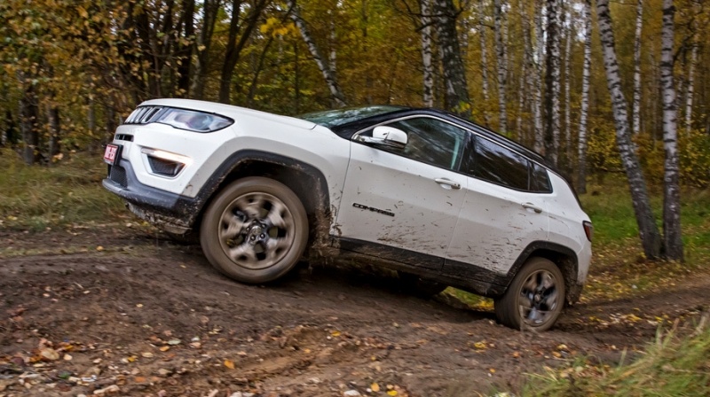 Прикрываем Jeep Compass обновлённым Cherokee Прикрываем Jeep Compass обновлённым Cherokee