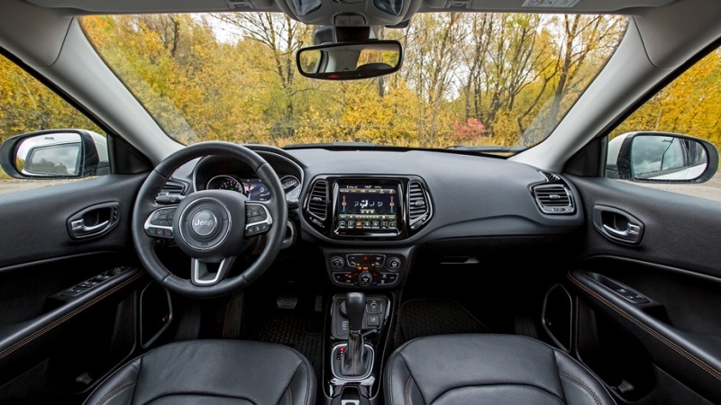 Прикрываем Jeep Compass обновлённым Cherokee Прикрываем Jeep Compass обновлённым Cherokee