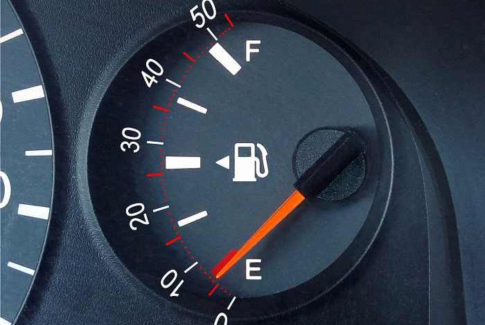 датчик уровня топлива врет